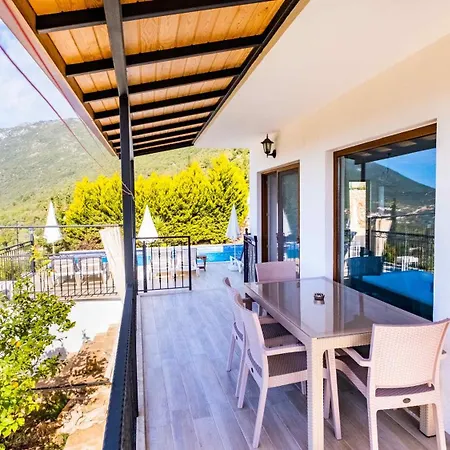 Villa Kaya *